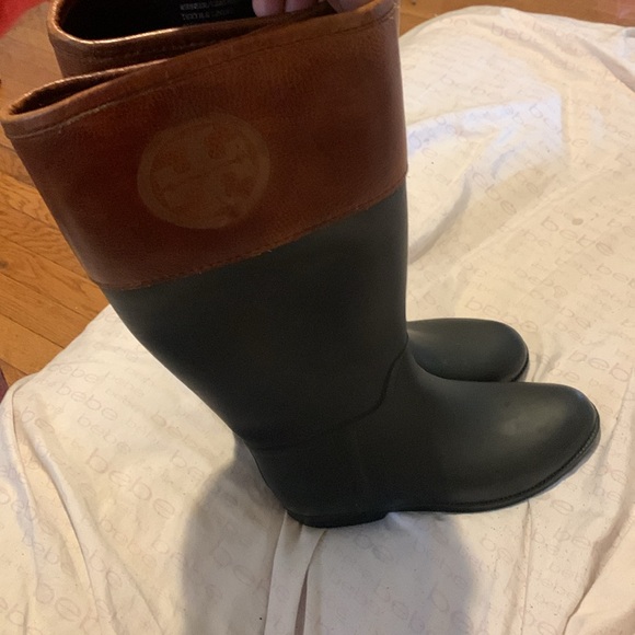 Tory Burch classic rain boots - Picture 2 of 13